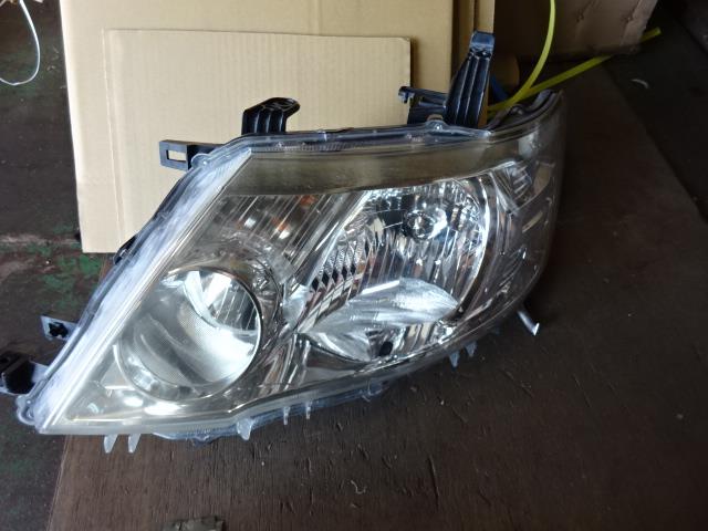【中古】中古部品 セレナ C25 左ﾍｯﾄﾞﾗﾝﾌﾟ 【3310410000-001573350210900】