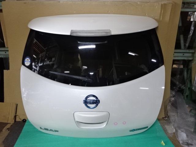 【中古】中古部品 リーフ AZE0 ﾊﾞｯｸﾄﾞｱ 【3310410000-001669120815800】