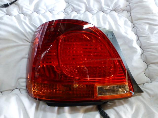 【中古】中古部品 アリスト JZS160 左ﾃｰﾙﾗﾝﾌﾟ 【3310410000-001053173215600】