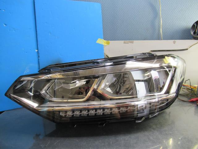 【中古】中古部品 VW ゴルフトゥーラン 1T 左ヘッドランプ 【3500220000-001532519810900】|e-cleマート