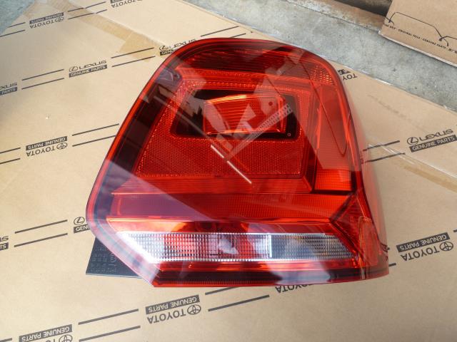 【中古】中古部品 VW ポロ 6R 右ﾃｰﾙﾗﾝﾌﾟ 【3500220000-001477637915500】