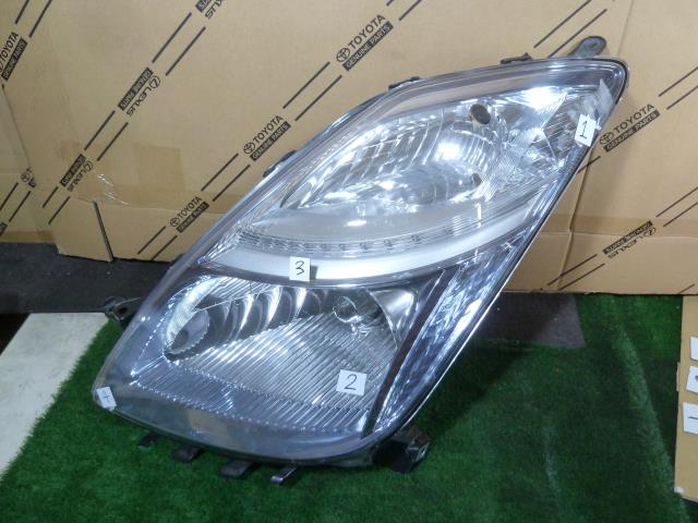 【中古】中古部品 プリウス NHW20 左ﾍｯﾄﾞﾗﾝﾌﾟ 【3500220000-001496574210900】