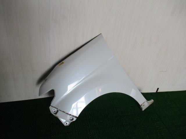 【中古】中古部品 タント L375S 左ﾌﾛﾝﾄﾌｪﾝﾀﾞｰ 【3310190100-000223022610700】