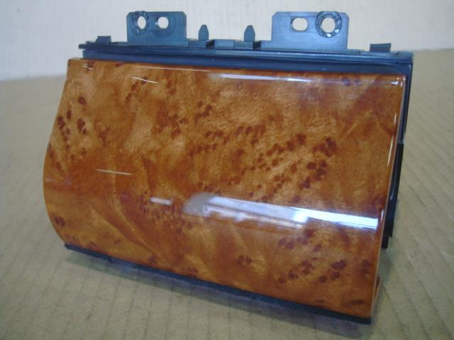 【中古】中古部品 グロリア HY34 灰皿 【3340220100-000223014070250】