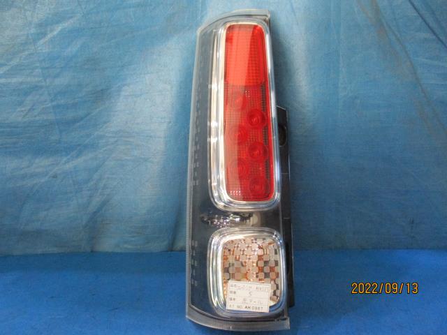 【中古】中古部品 スペーシア MK53S 左ﾃｰﾙﾗﾝﾌﾟ 【3310160100-000004196515600】