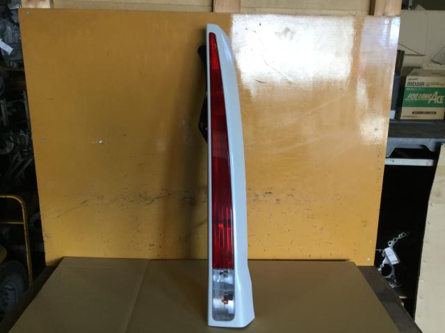 【中古】中古部品 ムーヴ L185S 右ﾃｰﾙﾗﾝﾌﾟ 【3330960100-000051720515500】