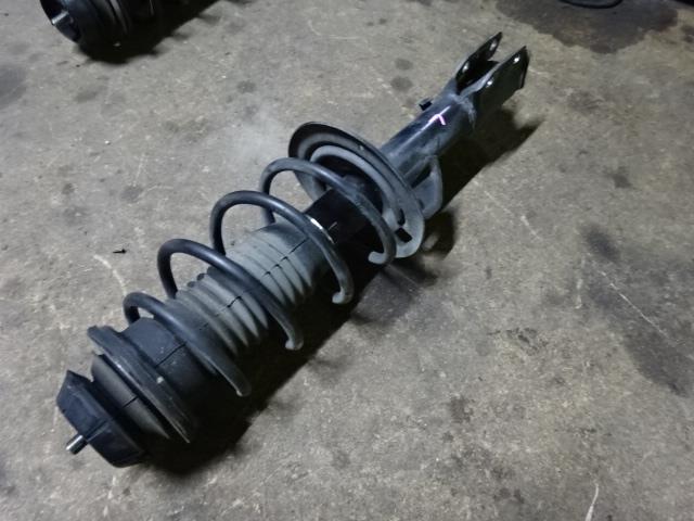【中古】中古部品 ヴィッツ KSP90 左ﾌﾛﾝﾄｽﾄﾗｯﾄ 【3310410000-001482021150210】