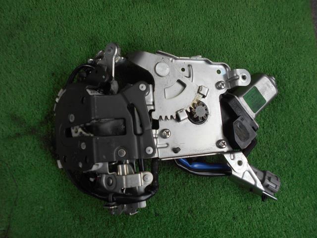 【中古】中古部品 ラフェスタ NB30 右ﾌﾛﾝﾄｸﾛｰｻﾞｰﾄﾞｱﾓｰﾀｰ 【3330190100-000002112666100】