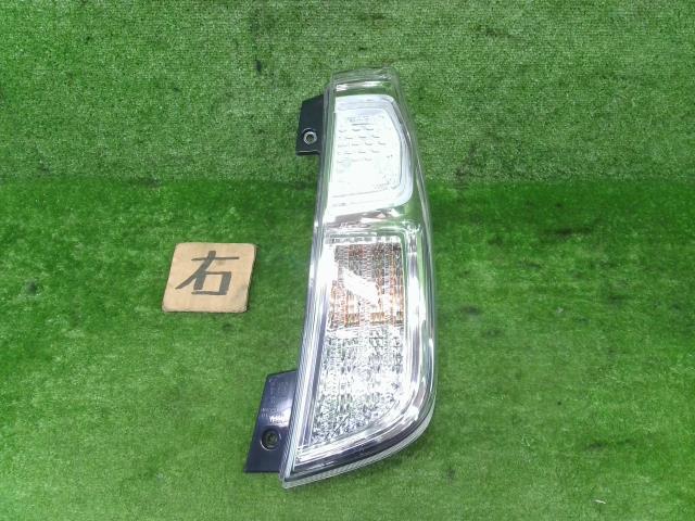 【中古】中古部品 デイズルークス B21A 右ﾃｰﾙﾗﾝﾌﾟ 【3330990100-220818000115500】