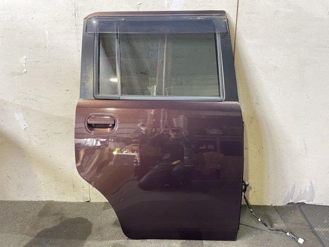 【中古】中古部品 ピクシススペース L575A 右ﾘｱﾄﾞｱ 【3310050100-001700368313300】
