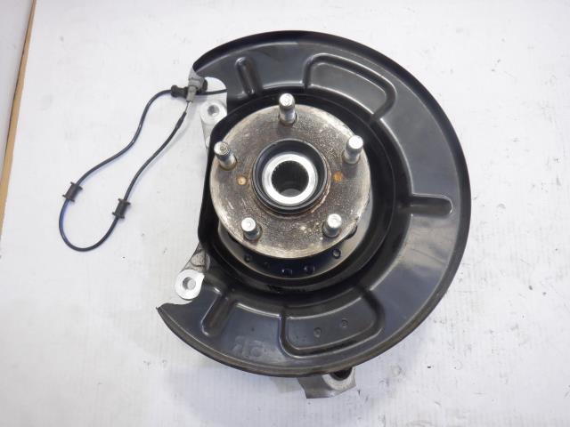 【中古】中古部品 インプレッサ GK3 右ﾘｱﾅｯｸﾙﾊﾌﾞ 【3310250100-000223007644410】