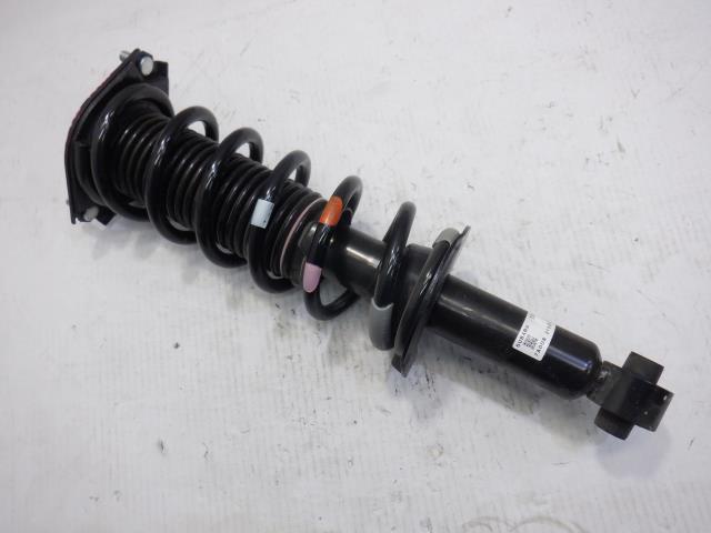 【中古】中古部品 インプレッサ GK3 右ﾘｱｽﾄﾗｯﾄ 【3310250100-000223007650310】