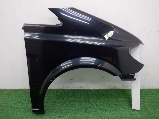 【中古】中古部品 ベンツ ビアノ 639811 右ﾌﾛﾝﾄﾌｪﾝﾀﾞｰ 【3310250100-000223006310600】