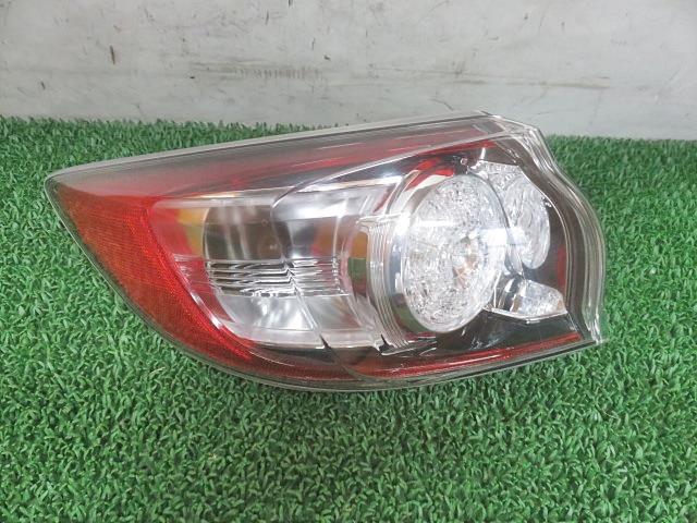 【中古】中古部品 アクセラ BL5FW 左ﾃｰﾙﾗﾝﾌﾟ 【3330380100-000034033815600】