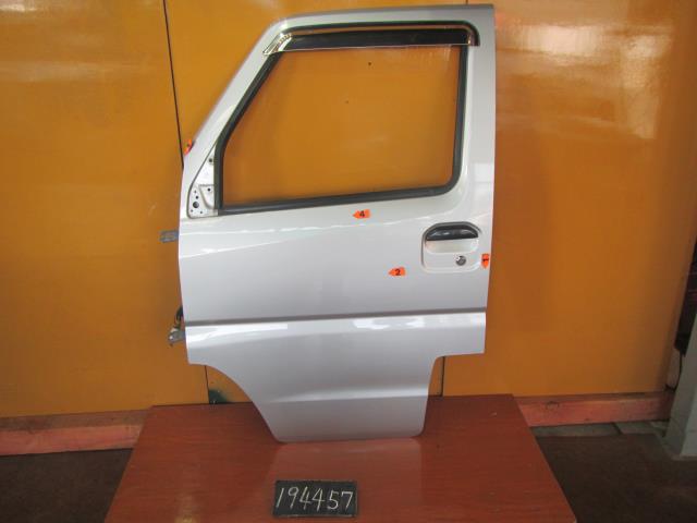 【中古】中古部品 ミニキャブ U61V 左ﾌﾛﾝﾄﾄﾞｱ 【3310120100-001667621313200】