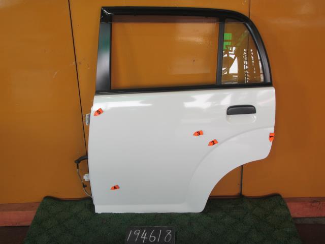 【中古】中古部品 アルト HA24S 左ﾘｱﾄﾞｱ 【3310120100-001671098213400】
