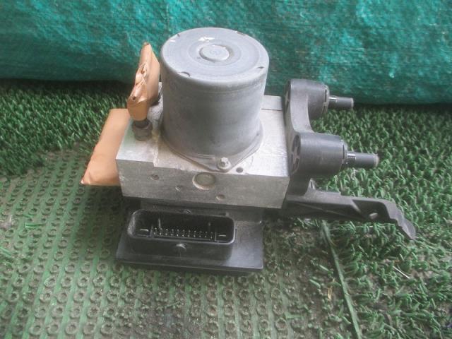 【中古】中古部品 ベンツ Eクラス 212056C ABSｱｸﾁｭｴｰﾀｰ 【3500080000-220609000542500】 21,520円