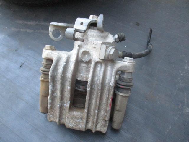 【中古】中古部品 VW ポロ 6RCBZW 右ﾘｱｷｬﾘﾊﾟｰ 【3310190100-000223028244430】