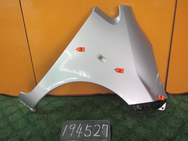【中古】中古部品 ライフ JB5 右ﾌﾛﾝﾄﾌｪﾝﾀﾞｰ 【3310120100-001666946710600】
