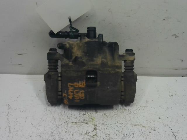 【中古】中古部品 アクティ HA7 左ﾌﾛﾝﾄｷｬﾘﾊﾟｰ 【3310160100-000004170744360】