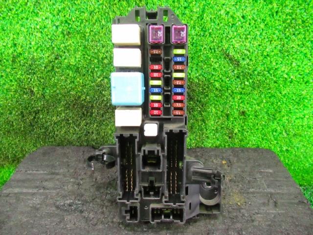 【中古】中古部品 タント L385S ﾋｭｰｽﾞﾎﾞｯｸｽ 【3330210100-000034137667800】