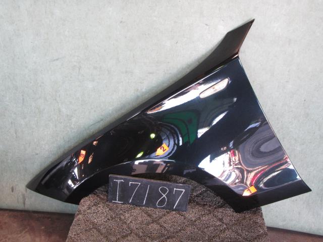 【中古】中古部品 BMW 1シリーズ UE16 左フロントフェンダー 【3310120100-001482701210700】