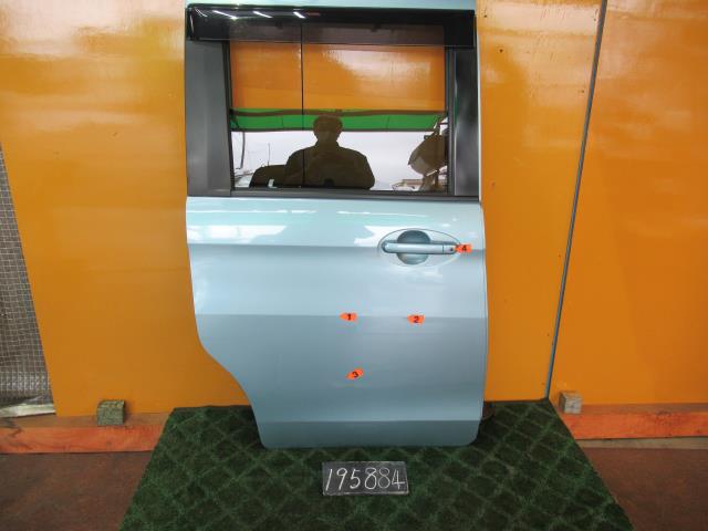 【中古】中古部品 スペーシア MK32S 右ﾘｱﾄﾞｱ 【3310120100-001712039813300】 22,968円