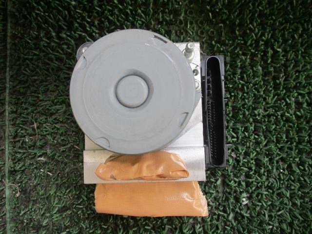 【中古】中古部品 フーガ Y50 ABSｱｸﾁｭｴｰﾀｰ 【3500080000-220622000942500】