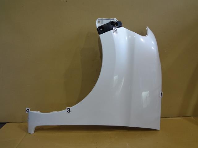 【中古】中古部品 タント L385S 左ﾌﾛﾝﾄﾌｪﾝﾀﾞｰ 【3330460100-000001539710700】