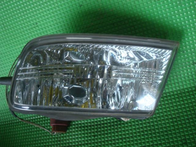 【中古】中古部品 クラウン JZS171 右ﾌｫｸﾞﾗﾝﾌﾟ 【3340220100-001297776910850】