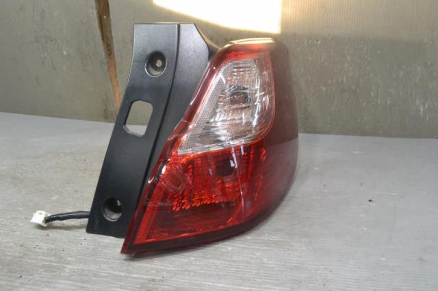 【中古】中古部品 エクシーガ YA4 右ﾃｰﾙﾗﾝﾌﾟ 【3310580000-221027000415500】