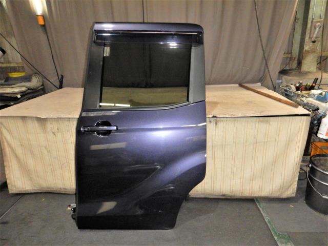 【中古】中古部品 eKスペース B11A 左リアドア 【3330810100-221027000813400】