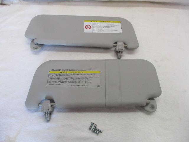 【中古】TOYOTA アクア　NHP10 USバイザー アクア トヨタ NHP10 PRIUS C USAサンバイザー 左右セット