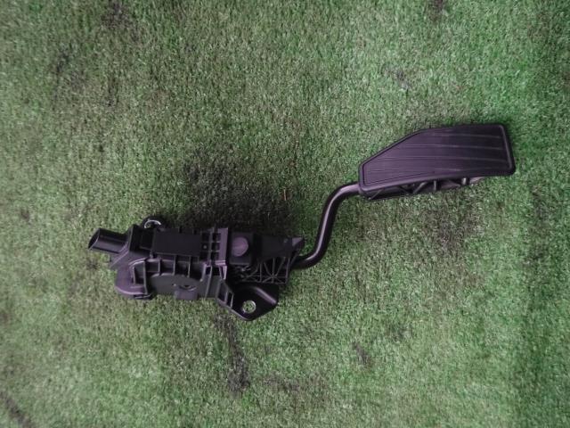 【中古】中古部品 ワゴンＲ MH85S ﾍﾟﾀﾞﾙ 【3330450100-220623000177500】