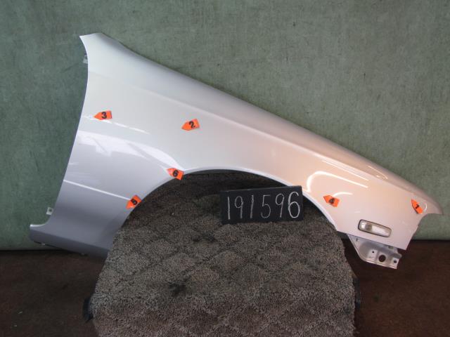 【中古】中古部品 ローレル HC34 右ﾌﾛﾝﾄﾌｪﾝﾀﾞｰ 【3310120100-001582152710600】