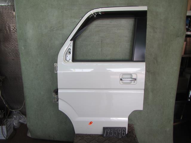 【中古】中古部品 エブリィ DA64W 左ﾌﾛﾝﾄﾄﾞｱ 【3310120100-001623603013200】