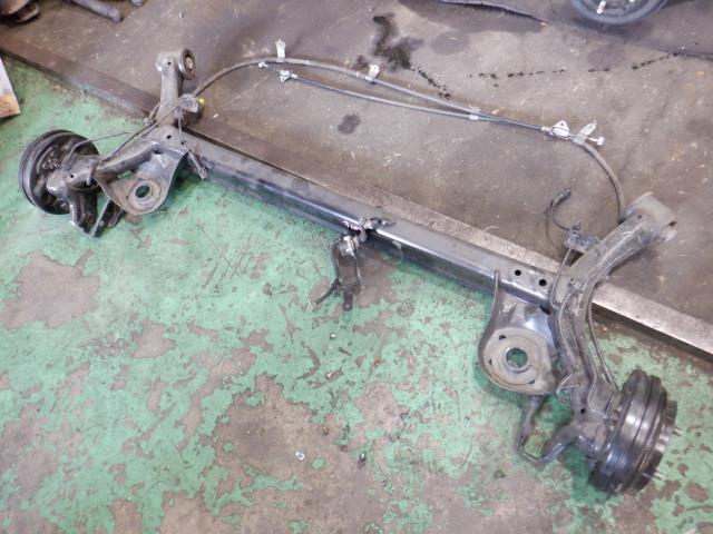 【中古】中古部品 ラパン HE33S ﾘｱｱｸｽﾙﾋﾞｰﾑ 【3340140100-000022287053500】