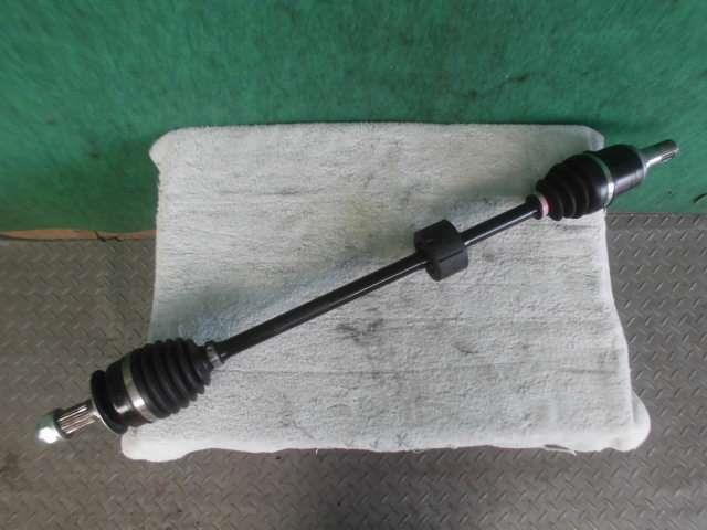 【中古】中古部品 ハスラー MR31S 右ﾌﾛﾝﾄﾄﾞﾗｲﾌﾞｼｬﾌﾄ 【3310420000-000002140742100】