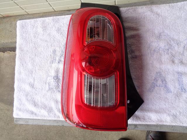 【中古】中古部品 ミラココア L675S 左ﾃｰﾙﾗﾝﾌﾟ 【3340080100-221111000115600】