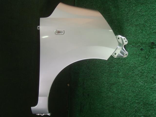 【中古】中古部品 ライフ JC1 右ﾌﾛﾝﾄﾌｪﾝﾀﾞｰ 【3340220100-000223041510600】