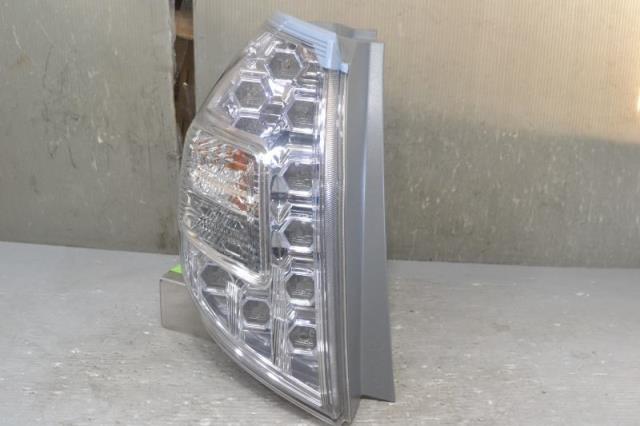 【中古】中古部品 フィットシャトル GP2 左ﾃｰﾙﾗﾝﾌﾟ 【3310580000-221112000615600】