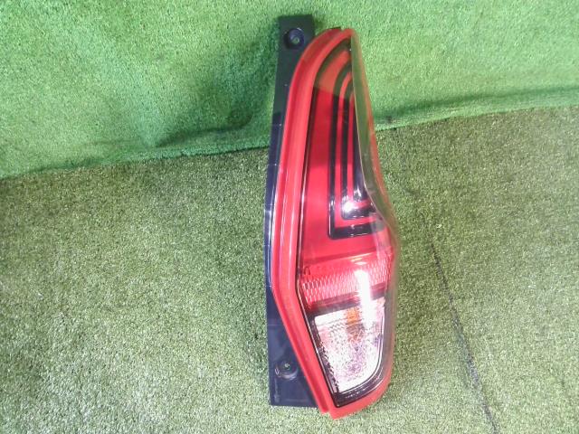 【中古】中古部品 デイズ B43W 右ﾃｰﾙﾗﾝﾌﾟ 【3260070000-221109000715500】