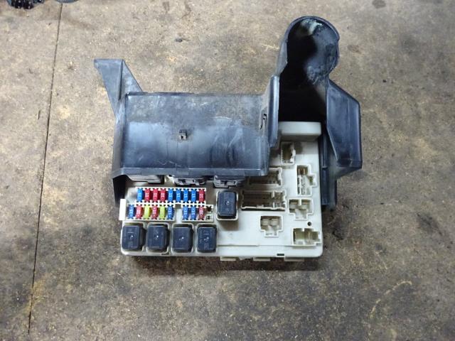 【中古】中古部品 ティアナ J31 ﾋｭｰｽﾞﾎﾞｯｸｽ 【3310410000-000223057867800】