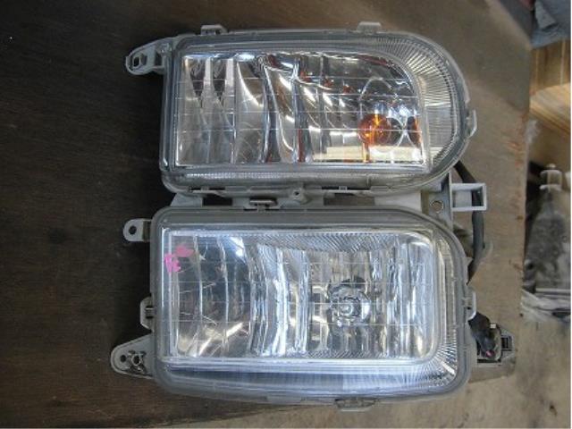 【中古】中古部品 ムーヴ L150S 左ﾌｫｸﾞﾗﾝﾌﾟ 【3340180100-001262416310950】