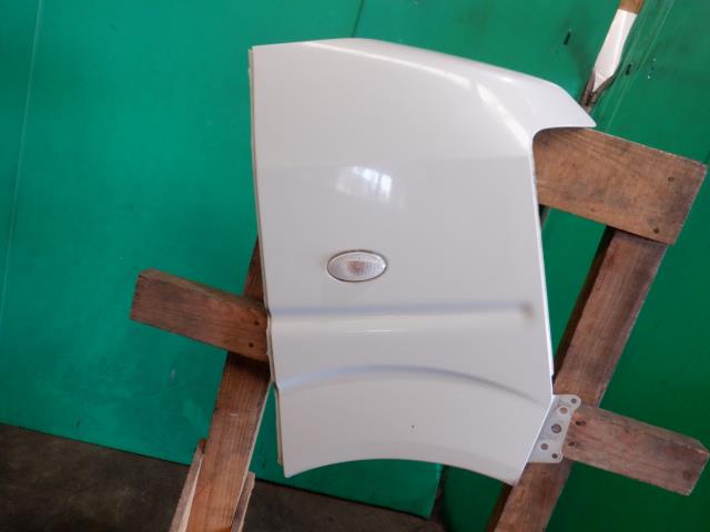 【中古】中古部品 エブリィ DA64W 右ﾌﾛﾝﾄﾌｪﾝﾀﾞｰ 【3340140100-000022318910600】