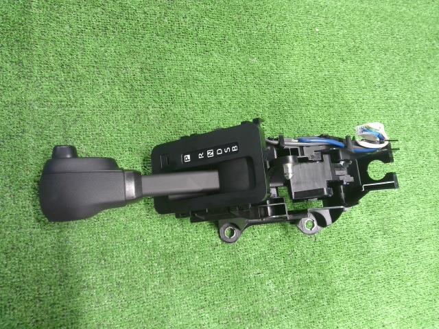 【中古】中古部品 ピクシス S700M ｼﾌﾄﾚﾊﾞｰ 【3310200100-000016949937850】