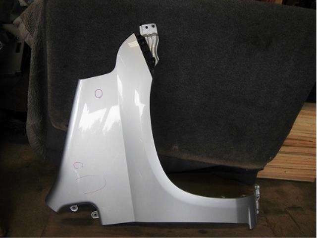 【中古】中古部品 モビリオ GB1 右ﾌﾛﾝﾄﾌｪﾝﾀﾞｰ 【3340180100-001363844810600】