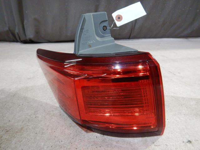 【中古】中古部品 エルグランド TE52 左ﾃｰﾙﾗﾝﾌﾟ 【3330810100-221128000315600】