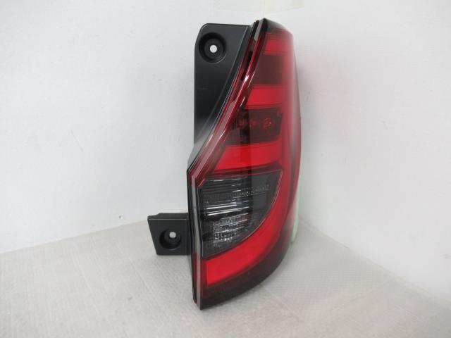 【中古】中古部品 ノア ZWR90W 右ﾃｰﾙﾗﾝﾌﾟ 【3380050000-000033766815500】