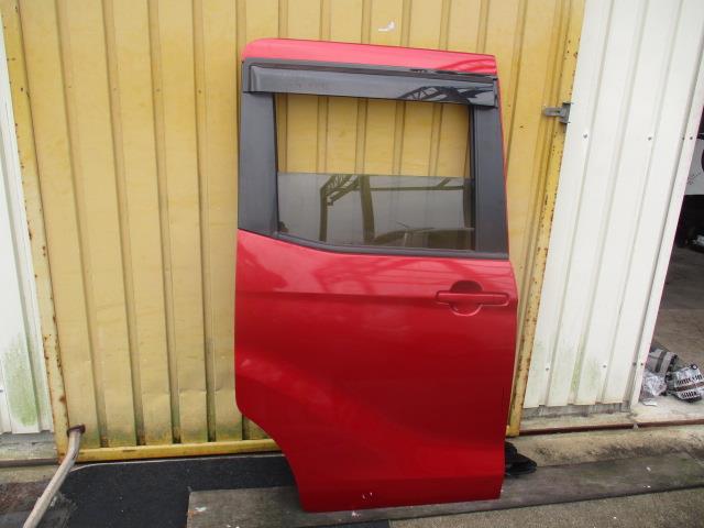 【中古】中古部品 デイズルークス B21A 右ﾘｱﾄﾞｱ 【3310190100-000223029613300】